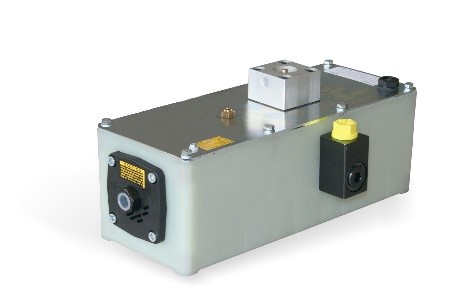 Pompa pneumoidraulica semplice effetto con azionamento a pistone lineare per sistemi oleodinamici automatici